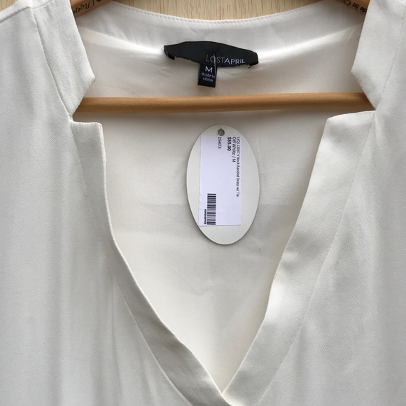 Lost April White V-Neck Sleeveless Dress - Picture 4 of 8